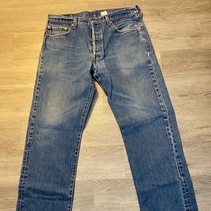 Vintage Levi’s 501
Waist:36
Length:36